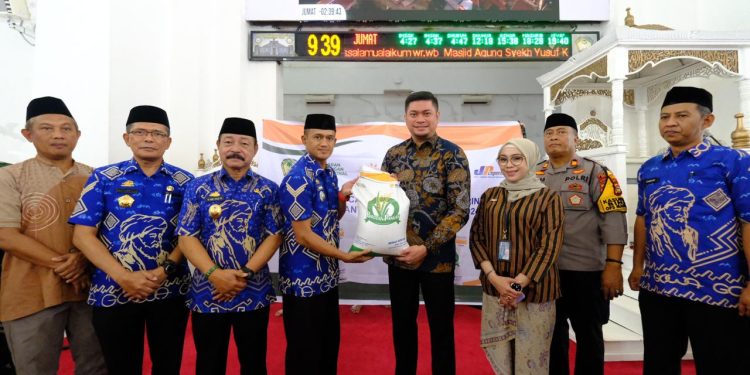 Kasat Binmas Mewakili Kapolres Gowa Melepas Penyaluran Cadangan Beras Pemerintah untuk Bantuan Pangan 2024