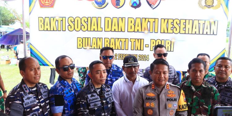 Sinergitas Polri TNI Gelar Baksos dan Bakkes di Ngawi