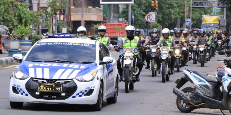 Polres Madiun Gelar Apel dan Patroli Gabungan TNI-Polri dalam Rangka Bulan Bakti TNI-Polri Tahun 2024