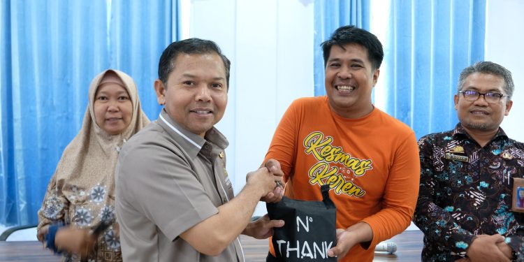 *FKM Unhas gelar pengabdian masyarakat yang mengusung tema Peningkatan kapasitas tata kelola (urban governance) bagi tim pembina dan forum kabupaten sehat pinrang*