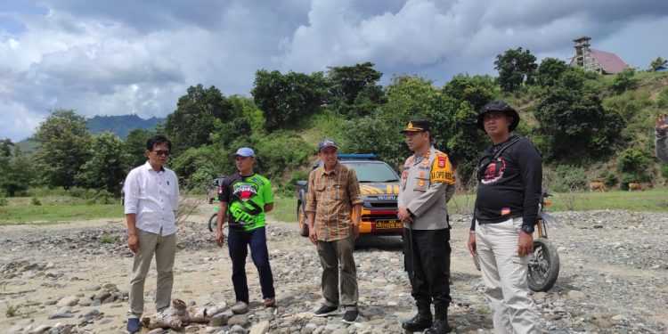 *Kapolres Tana Toraja Bersama Kadis Lingkungan Hidup Meninjau Lokasi Diduga Adanya Aktivitas Tambang*