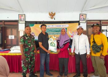 Pemdes Sumberagung Salurkan Bantuan Pangan Tahap 2 Pada 1002 KPM