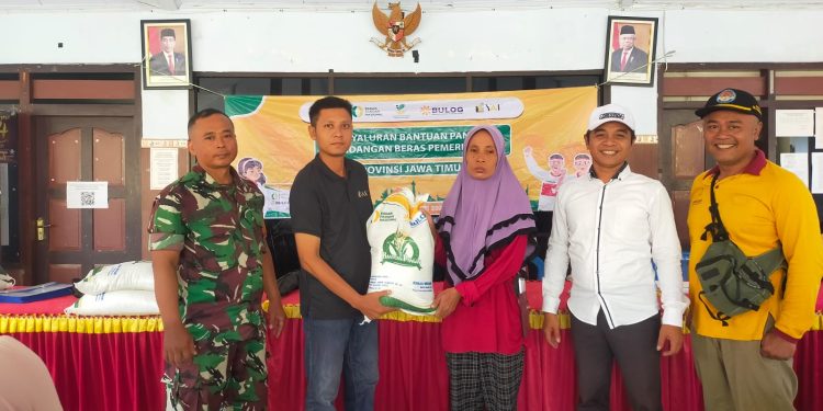 Pemdes Sumberagung Salurkan Bantuan Pangan Tahap 2 Pada 1002 KPM