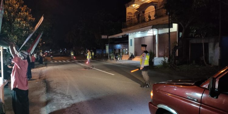 Dalam Rangka Wisuda Santri dan Haflah Akhirussanah, Polsek Campurdarat Lakukan Pengamanan