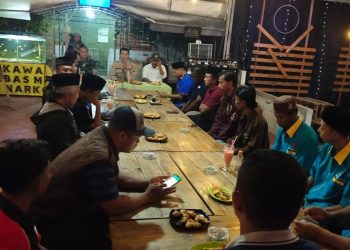 Jaga Kamtibmas, Kapolsek Rejotangan Ngopi Bareng Bersama Paguyuban Pencak Silat
