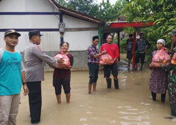 Sinergitas Tiga Pilar di Ngawi, Bantu Warga Paron Terdampak Banjir