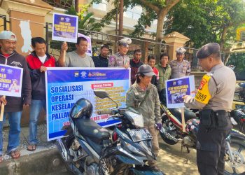 *Operasi Keselamatan Pallawa 2024 Hari Ke-9: Satlantas Polres Tana Toraja Sosialisasi Keselamatan pada Komunitas Tukang Ojek dan Supir Angkot*
