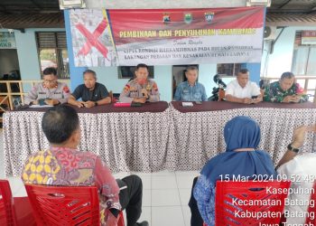 Polres Batang Berikan Bantuan Pada Warga Terdampak Banjir di Pekalongan