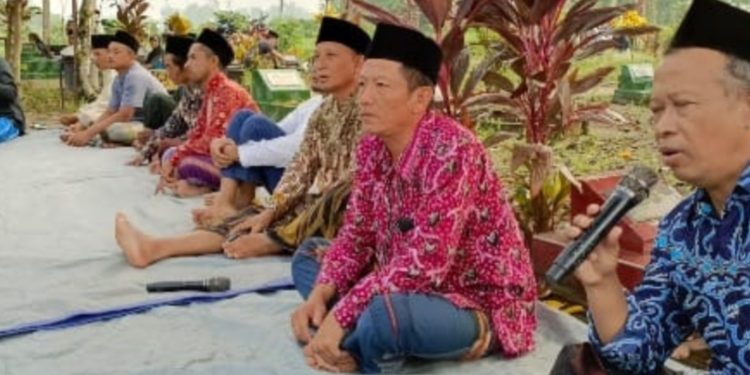 Nyekar Bareng, Tradisi Warga Desa Karangrejo Menjelang Bulan Puasa