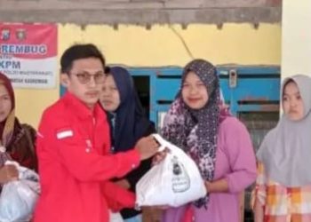Peduli Sesama,  Mahasiswa STKIP Modern Ngawi Gelar Bakti Sosial