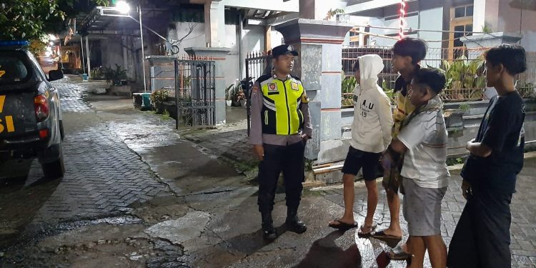 Antisipasi Perang Sarung di Ngawi, Polsek Ngrambe Patroli Subuh