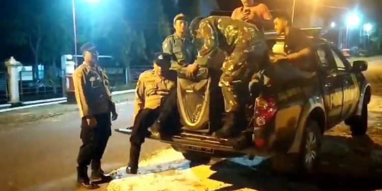 Cara Unik Polsek Jajaran Polres Ngawi Dalam Patroli Sahur