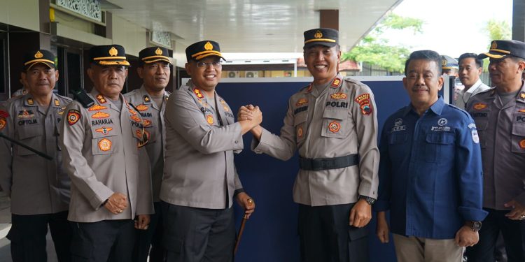 Kini Masyarakat Batang Bisa Olahraga Tenis Meja Bersama Polisi