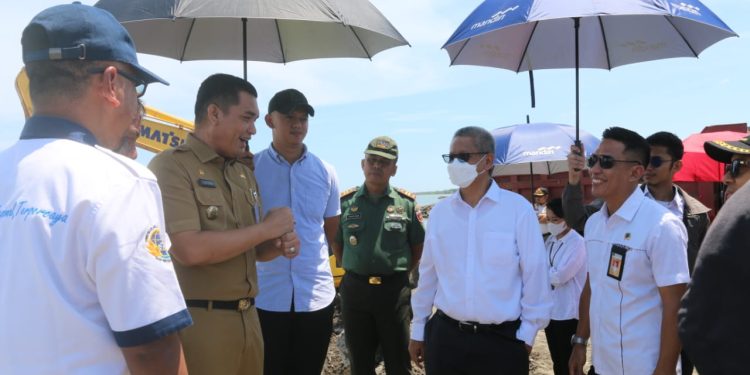 Tim Gabungan Kementerian ATR/BPN bersama Pemkab. Takalar melakukan pemulihan Fungsi Ruang di Desa Aeng Batu-Batu