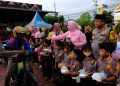 Polres Ngawi dan Bhayangkari serta Anak TK Berbagi Berkah Ramadhan