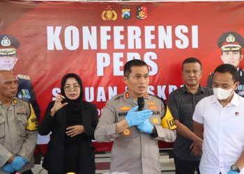 Konfernsi Pers Penemuan Mayat Perempuan Tanpa Identitas, di Rejoso.