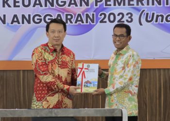 Pj. Bupati Takalar Serahkan LKPD Tahun 2023 ke BPK-RI Perwakilan Provinsi Sulawesi selatan*