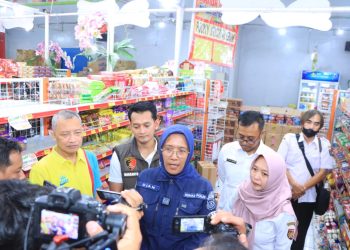 Satgas Pangan Ngawi, Cek Produk Kadaluwarsa di Sejumlah Supermarket dan Pasar