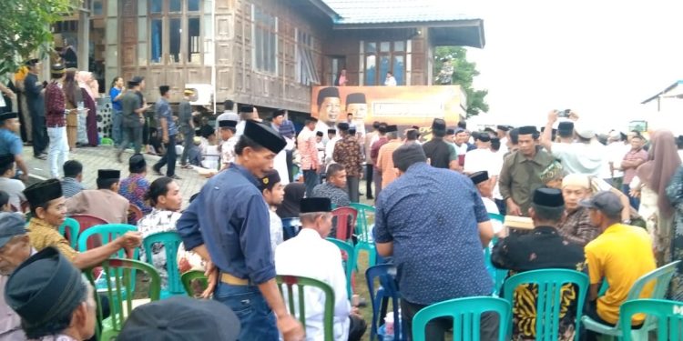 Warga Membludak Ribuan Hadiri Buka Puasa Bersama Bakal Calon Bupati Jeneponto Syamsuddin Karlos kr.Lagu Di Kampung Arungkeke