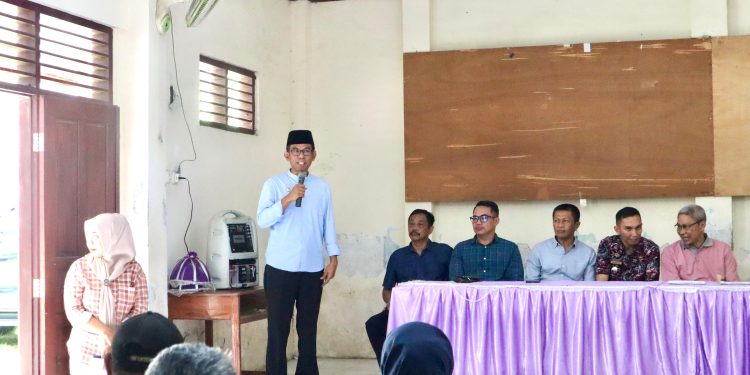 “Jelang Idul Fitri, Masyarakat Miskin Ekstrem dapat Paket Sembako dari Pj. Bupati dan Pj. Ketua PKK Takalar”