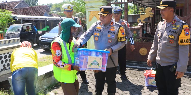 Jelang Idhul Fitri, Kapolres Ngawi Atensi Perlintasan Sebidang KA Tanpa Palang Pintu