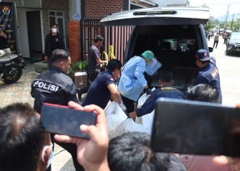 *Kabid Humas Polda Jabar : Polisi Ungkap Tindak Pidana Pembunuhan Pria Yang Ditemukan Dikubur Dan Dicor Didalam Rumah*