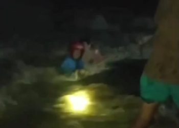 Pasutri di Ngawi yang Terseret Luapan Air Sungai Berhasil diselamatkan