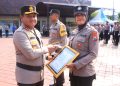 Pimpin Upacara Hari Kesadaran Nasional, Kapolres Ngawi Beri Penghargaan 37 Anggota Berprestasi