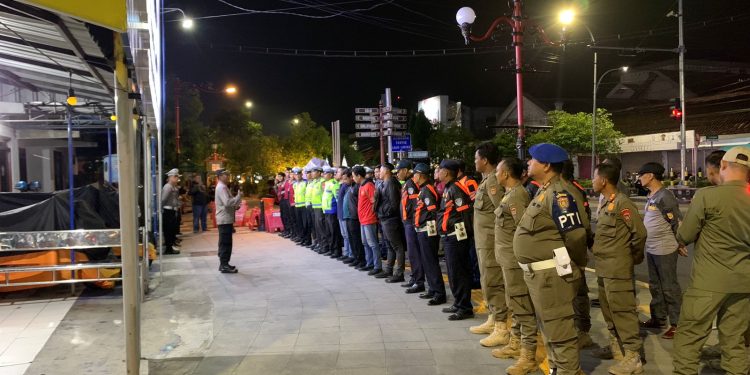Jaga Kamtibmas, Polres Ngawi Lakukan Pengamanan Nobar Sepak Bola Timnas Indonesia VS Korea Selatan
