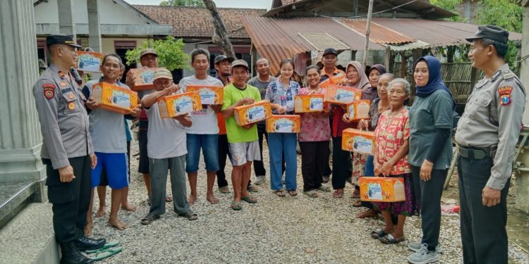 Polri Peduli, Polres Tulungagung Berikan Bantuan Pada Warga Yang Terdampak Bencana Alam