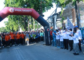 Pj Bupati Takalar Bersama Dengan Ketua TP PKK Kab. Takalar Hadir Dan Ikuti Gerak Jalan Santai Menyambut Hari Pendidikan Nasional Tingkat Kab.Takalar Tahun 2024