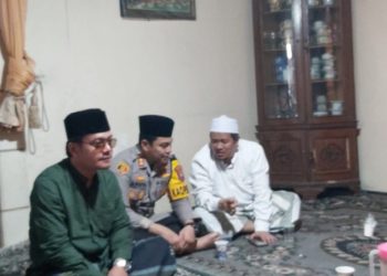 Sampaikan Duka Mendalam, Kapolres Tulungagung Takziah Ke Rumah Duka Almarhum KH. Ibnu Katsir Siroj