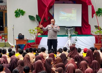 *Kabid Humas Polda Jabar : Polisi Datang ke Sekolah Binluh ke Siswa Stop Bulying di SDN 1 dan 2 Sukasenag*