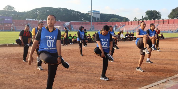 Kapolres Kediri Kota Olahraga Lari Hingga Push Up, TKJ Bersama Anggota