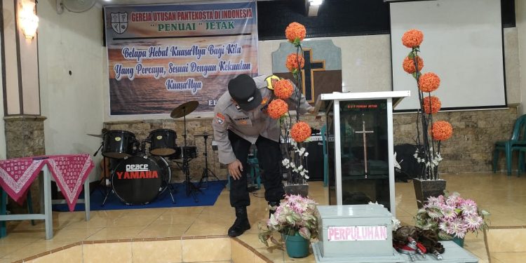 Polres Ngawi Laksanakan Sterilisasi dan Pengamanan Gereja