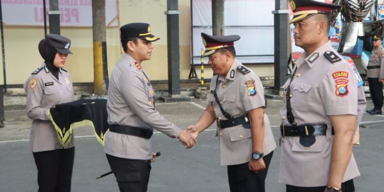 Kapolres Tulungagung Pimpin Sertijab, Kabag SDM, Kabag Ops dan Lima Kapolsek.