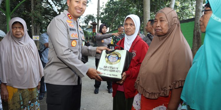 Lewat Jumat Curhat, Kapolres Kediri Kota Sampaikan Pesan Kamtibmas