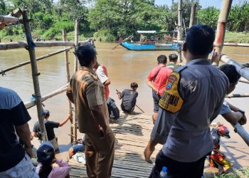 Flushing Alias Pladu, Polisi Kota Kediri Beri Himbauan Pada Warga Pencari Ikan Mabuk