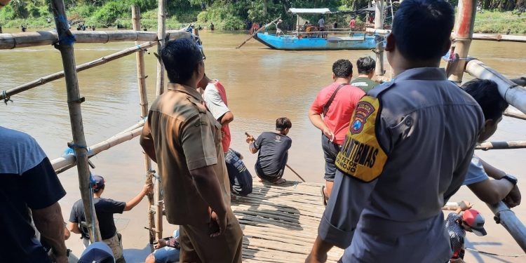 Flushing Alias Pladu, Polisi Kota Kediri Beri Himbauan Pada Warga Pencari Ikan Mabuk