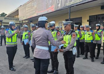 WUJUD APRESIASI, KASAT LANTAS POLRES GOWA BERI REWARD PERSONILNYA