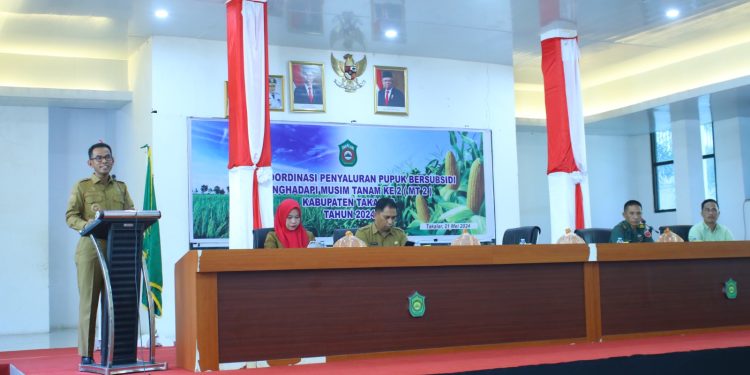 Pj. Bupati Takalar memimpin Rakor dan Sosialisasi penambahan kuota Pupuk Bersubsidi