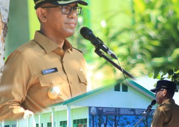 Pembina Upacara di SMKN 6 Takalar, Pj. Bupati Berpesan Persiapkan Diri Menuju Indonesia Emas 2045