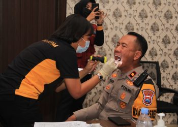 Tingkatkan Kesehatan Gigi dan Mulut, Polres Kediri Kota Bersama Biddokkes Polda Jatim Gelar Dental Fitness