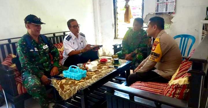 Sambang Sinergitas TNi-Polri Dalam Rangka Harkamtibmas di Kantor Lurah Pa’bundukang Tercipta dg baik.