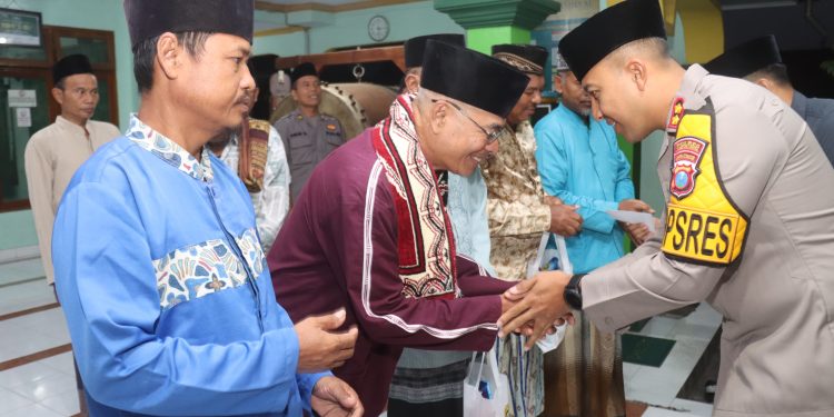 Cooling System, Kapolres Kediri Kota Lakukan Safari Sholat Subuh Keliling