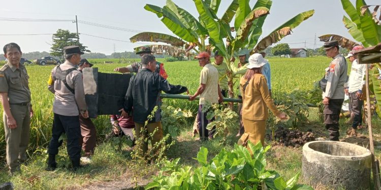 Polisi Ngawi Cegah Hama Tikus di Mantingan dengan Rubuha