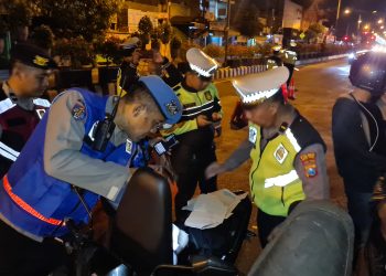 Gelar Razia KRYD, Polres Kediri Kota Cipta Kondisi Cegah Gangguan Kamtibmas