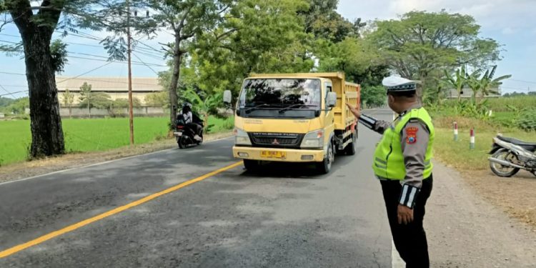Cegah Laka, Satlantas Polres Ngawi Tingkatkan Patroli di Strongpoint dan Blackspot
