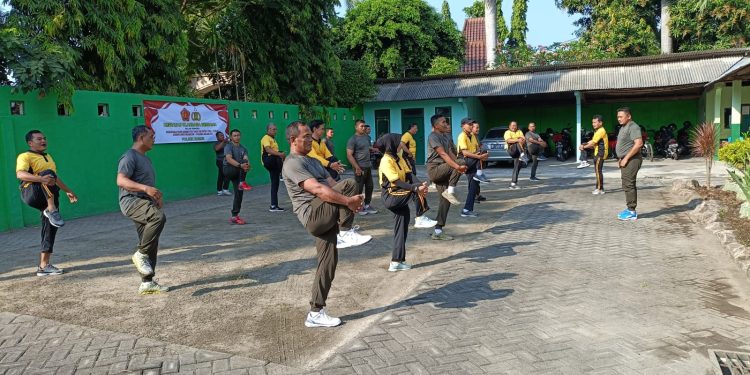 Polres Nganjuk Gelar Olahraga Bersama dengan TNI Sebagai Upaya Perkuat Sinergisitas dalam rangka memperingati Hari Bhayangkara ke 78