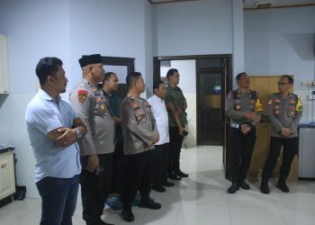 Dokkes Polres Ngawi Laksanakan Hospital Visit Kepada Anggota yang Sakit